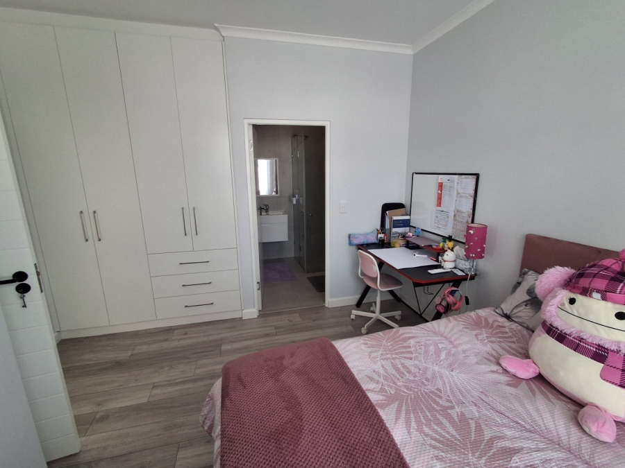 4 Bedroom Property for Sale in Sandown Western Cape